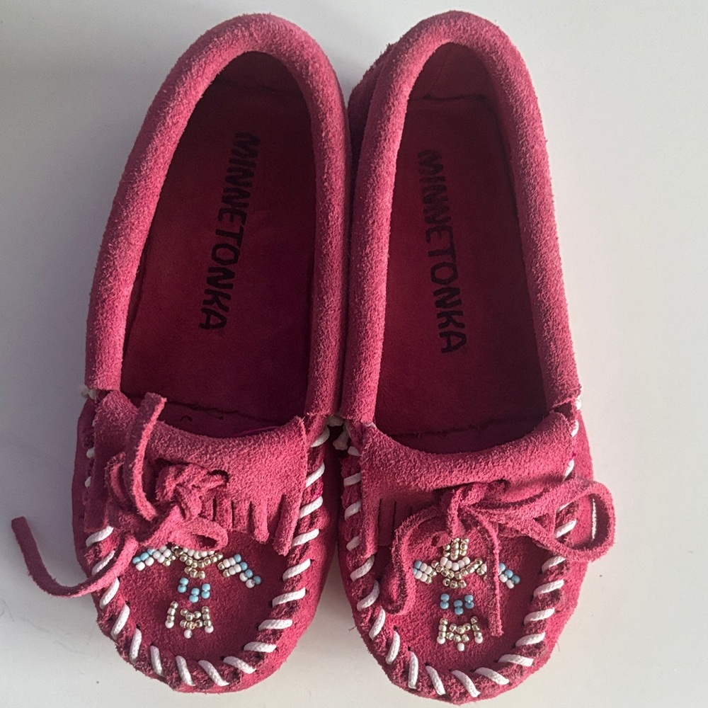 Minnetonka Kids Hot Pink Beaded Moccasins New Without Tag